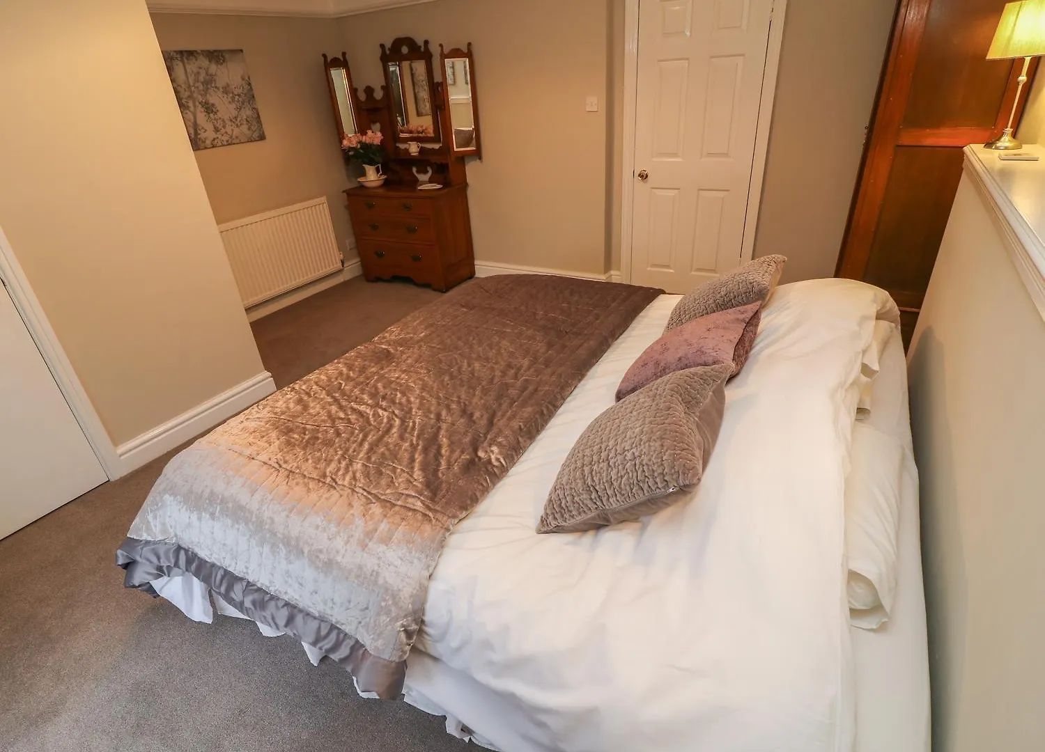 Whitefriars Lodge 세틀
